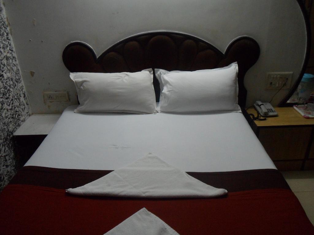 Hotel Happyland Mumbai Rom bilde