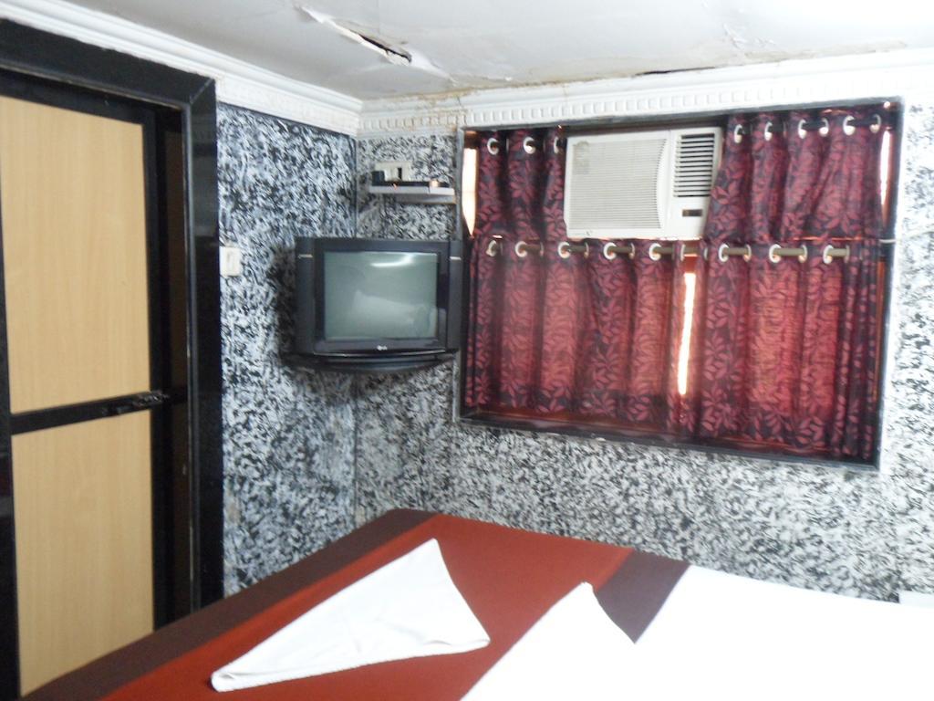 Hotel Happyland Mumbai Eksteriør bilde