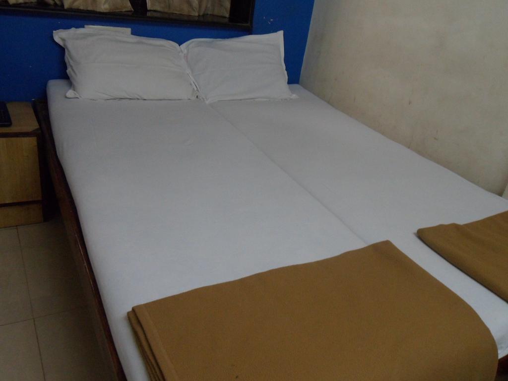 Hotel Happyland Mumbai Rom bilde